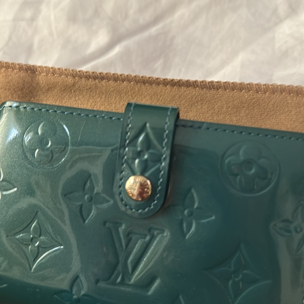 Louis Vuitton Vernis Leather French Wallet - Picture 4 of 16